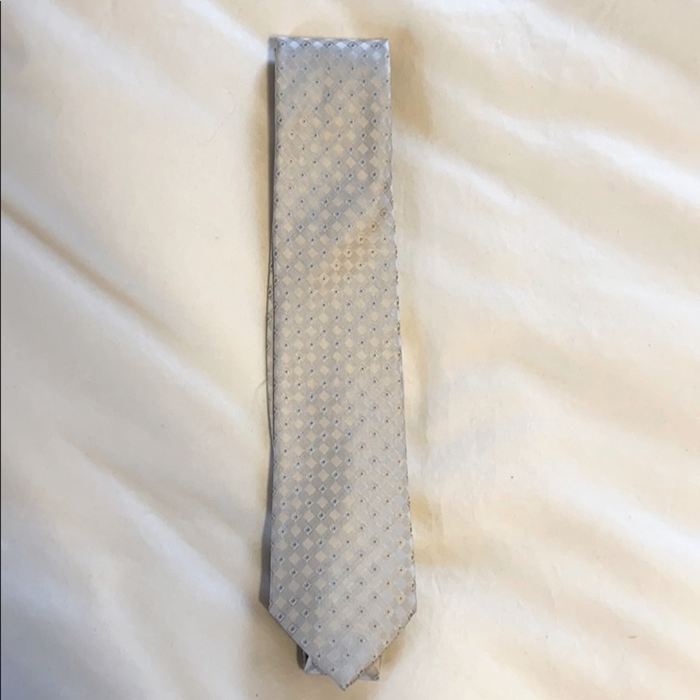 Kenneth Cole silver tie